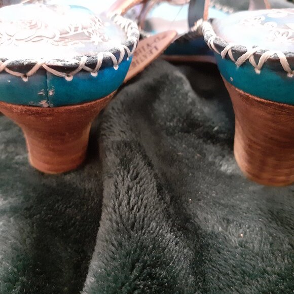 SPRING STEP LEATHER FLOWER LOW HEELS NEW WITH TAGS BEAUTIFUL BEAUTIFUL - Picture 14 of 16